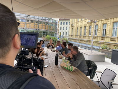 Wie finde ich die besten vertikalen Stockvideos für TikTok?